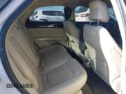 ✅ 2013 Lincoln MKZ Hybrid • VIN: 3LN6L2LU5DR828607 • Lot: 40937392. Wystawiony na IAAI z przebiegiem 144 940 mil. Bezpłatny archiwum sprzedaży aukcyjnych z USA i szczegółowy raport historii pojazdu na DreamBid. Zdjęcie 8.