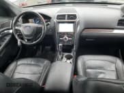 ✅ 2017 Ford Explorer Limited • VIN: 1FM5K8F80HGC06381 • Lot: 93737185. Wystawiony na Copart z przebiegiem 90 886 mil. Bezpłatny archiwum sprzedaży aukcyjnych z USA i szczegółowy raport historii pojazdu na DreamBid. Zdjęcie 8.