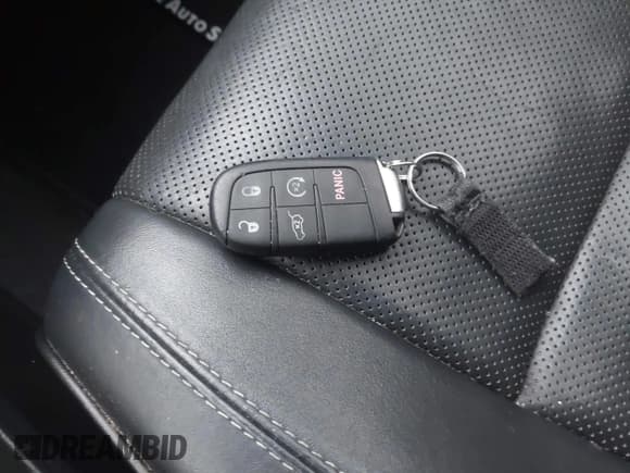 ✅ 2014 Jeep Grand Cherokee Overland • VIN: 1C4RJFCG5EC304687 • Lot: 43261781. Wystawiony na IAAI z przebiegiem 108 242 mil. Bezpłatny archiwum sprzedaży aukcyjnych z USA i szczegółowy raport historii pojazdu na DreamBid. Zdjęcie 11.