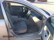 ✅ 2011 Toyota Camry XLE • VIN: 4T1BF3EK1BU117788 • Lot: 43600002. Wystawiony na IAAI z przebiegiem 181 601 mil. Bezpłatny archiwum sprzedaży aukcyjnych z USA i szczegółowy raport historii pojazdu na DreamBid. Zdjęcie 5.