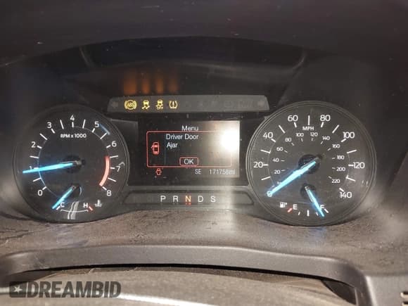 ✅ 2017 Ford Explorer • VIN: 1FM5K8B89HGD25360 • Lot: 41776607. Wystawiony na IAAI z przebiegiem 171 758 mil. Bezpłatny archiwum sprzedaży aukcyjnych z USA i szczegółowy raport historii pojazdu na DreamBid. Zdjęcie 7.