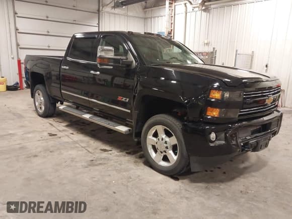 ✅ 2019 Chevrolet Silverado 2500HD LT • VIN: 1GC1KSEGXKF105225 • Лот: 42248875. Опубликован ранее на IAAI с пробегом 89 856 миль. Бесплатный доступ к архиву аукционных продаж из США и подробный отчёт об истории автомобиля на DreamBid. Изображение 1.