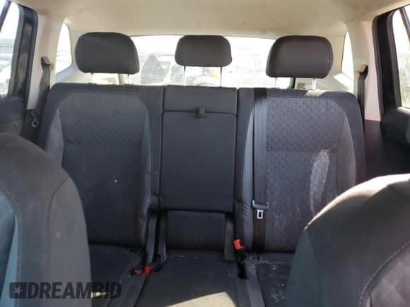 ✅ 2018 Volkswagen Tiguan S • VIN: 3VV0B7AX7JM083098 • Лот: 73700514. Опубликован ранее на Copart с пробегом 129 222 миль. Бесплатный доступ к архиву аукционных продаж из США и подробный отчёт об истории автомобиля на DreamBid. Изображение 10.