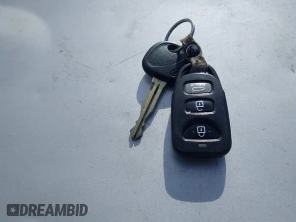 ✅ 2017 Hyundai Elantra Limited • VIN: 5NPD84LF2HH154662 • Lot: 42331921. Listed on IAAI with 54,691 mi. Free auction sales archive from the USA and detailed vehicle history report at DreamBid. Image 11.