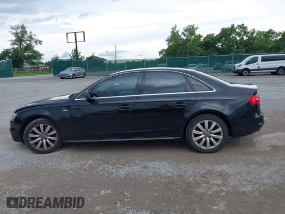 ✅ 2015 Audi A4 Premium • VIN: WAUBFAFL7FN027736 • Lot: 42308359. Wystawiony na IAAI z przebiegiem 94 230 mil. Bezpłatny archiwum sprzedaży aukcyjnych z USA i szczegółowy raport historii pojazdu na DreamBid. Zdjęcie 14.