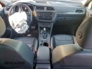 ✅ 2018 Volkswagen Tiguan SEL Premium • VIN: 3VV4B7AX6JM188376 • Лот: 93903355. Опубликован ранее на Copart с пробегом 48 689 миль. Бесплатный доступ к архиву аукционных продаж из США и подробный отчёт об истории автомобиля на DreamBid. Изображение 8.