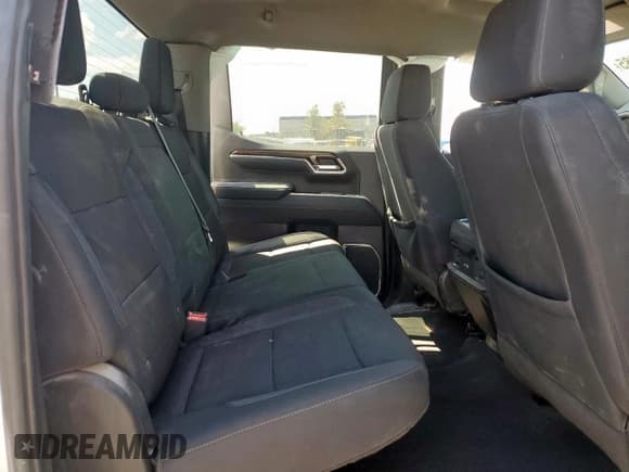 ✅ 2024 Chevrolet Silverado 1500 LT Trail Boss • VIN: 3GCUDFEDXRG243117 • Lot: 69073085. Wystawiony na Copart z przebiegiem 61 981 mil. Bezpłatny archiwum sprzedaży aukcyjnych z USA i szczegółowy raport historii pojazdu na DreamBid. Zdjęcie 10.