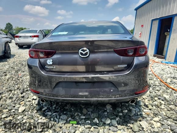 ✅ 2020 Mazda 3 Select • VIN: 3MZBPACL1LM126916 • Lot: 63060115. Wystawiony na Copart z przebiegiem 128 551 mil. Bezpłatny archiwum sprzedaży aukcyjnych z USA i szczegółowy raport historii pojazdu na DreamBid. Zdjęcie 6.