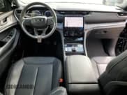 ✅ 2024 Jeep Grand Cherokee Limited • VIN: 1C4RJGBG6RC211609 • Лот: 43728735. Опубликован ранее на Copart с пробегом 1 286 миль. Бесплатный доступ к архиву аукционных продаж из США и подробный отчёт об истории автомобиля на DreamBid. Изображение 8.