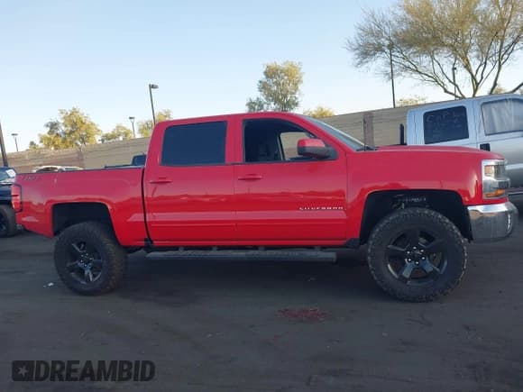 ✅ 2018 Chevrolet Silverado 1500 LT • VIN: 3GCUKREC4JG611312 • Лот: 43121610. Опубликован ранее на IAAI с пробегом 32 147 миль. Бесплатный доступ к архиву аукционных продаж из США и подробный отчёт об истории автомобиля на DreamBid. Изображение 13.
