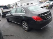 ✅ 2017 Mercedes-Benz C 300 • VIN: 55SWF4KB5HU191862 • Lot: 43571700. Wystawiony na IAAI z przebiegiem 135 236 mil. Bezpłatny archiwum sprzedaży aukcyjnych z USA i szczegółowy raport historii pojazdu na DreamBid. Zdjęcie 3.