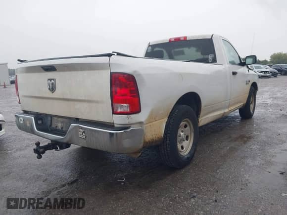 2016 Ram 1500 Tradesman z VIN 3C6JR6DT8GG257406, wystawiony jako IAAI lot #43430639 z przebiegiem 88 663 mil mil oraz . Historia ofert i sprzedaży dostępna na DreamBid. Obrazek 4.