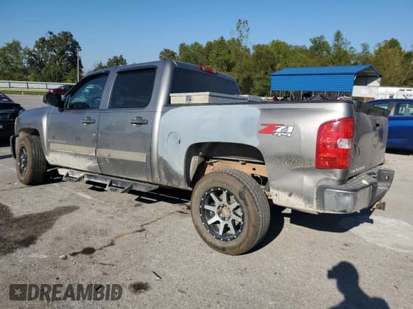 ✅ 2007 Chevrolet Silverado 1500 1LT • VIN: 2GCEK13M571642488 • Lot: 86233665. Listed on Copart with 177,690 mi. Free auction sales archive from the USA and detailed vehicle history report at DreamBid. Image 2.