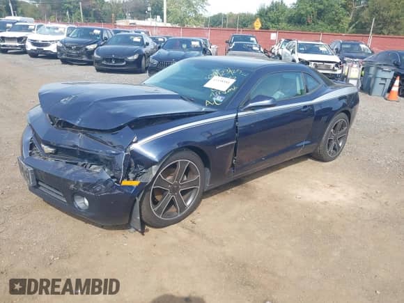 2011 Chevrolet Camaro 1LT z VIN 2G1FB1ED2B9173123, wystawiony jako IAAI lot #43338581 z przebiegiem 136 567 mil mil oraz . Historia ofert i sprzedaży dostępna na DreamBid. Obrazek 18.