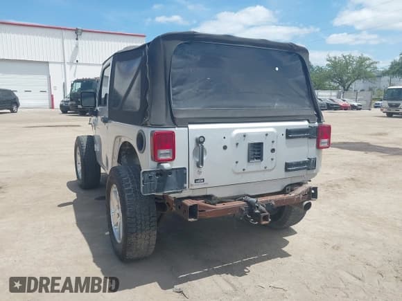 ✅ 2009 Jeep Wrangler X • VIN: 1J4FA24189L755392 • Lot: 42811063. Wystawiony na IAAI z przebiegiem 97 644 mil. Bezpłatny archiwum sprzedaży aukcyjnych z USA i szczegółowy raport historii pojazdu na DreamBid. Zdjęcie 3.