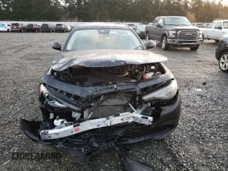 ✅ 2021 Alfa Romeo Giulia Ti • VIN: ZARFANBN8M7650064 • Lot: 69388822. Listed on Copart with 10,013 mi. Free auction sales archive from the USA and detailed vehicle history report at DreamBid. Image 5.