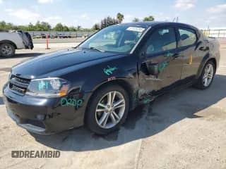 2014 Dodge Avenger SE z VIN 1C3CDZAG8EN117339, wystawiony jako Copart lot #81435295 z przebiegiem 128 105 mil mil oraz Szkoda całkowita • Salvage title. Historia ofert i sprzedaży dostępna na DreamBid. Obrazek 1.