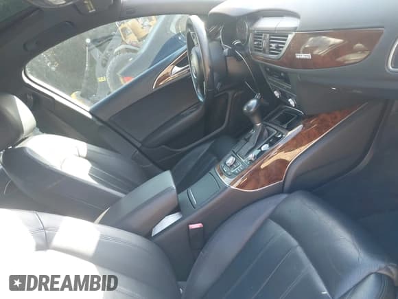 ✅ 2012 Audi A6 Prestige • VIN: WAUHGAFC1CN066373 • Lot: 43334622. Wystawiony na IAAI z przebiegiem 183 879 mil. Bezpłatny archiwum sprzedaży aukcyjnych z USA i szczegółowy raport historii pojazdu na DreamBid. Zdjęcie 5.