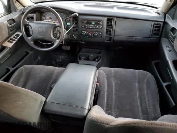 ✅ 2002 Dodge Dakota Sport • VIN: 1B7HG38N22S501091 • Lot: 82390054. Wystawiony na Copart z przebiegiem 104 300 mil. Bezpłatny archiwum sprzedaży aukcyjnych z USA i szczegółowy raport historii pojazdu na DreamBid. Zdjęcie 8.