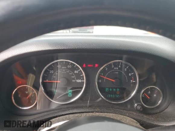 ✅ 2012 Jeep Wrangler Unlimited Rubicon • VIN: 1C4HJWFG5CL107653 • Lot: 70849395. Wystawiony na Copart z przebiegiem 139 072 mil. Bezpłatny archiwum sprzedaży aukcyjnych z USA i szczegółowy raport historii pojazdu na DreamBid. Zdjęcie 9.