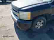 2008 Chevrolet Silverado 1500 Work Truck z VIN 1GCEC14X08Z170361, wystawiony jako IAAI lot #42389874 z przebiegiem 244 026 mil mil oraz . Historia ofert i sprzedaży dostępna na DreamBid. Obrazek 13.