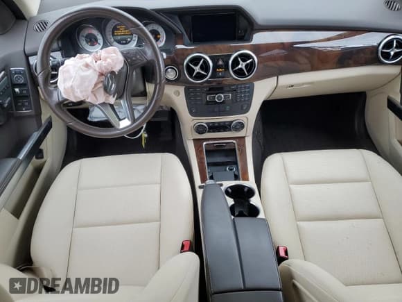 ✅ 2015 Mercedes-Benz GLK 350 • VIN: WDCGG5HBXFG423594 • Лот: 90292075. Опубликован ранее на Copart с пробегом 67 557 миль. Бесплатный доступ к архиву аукционных продаж из США и подробный отчёт об истории автомобиля на DreamBid. Изображение 8.