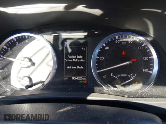 ✅ 2018 Toyota Highlander SE • VIN: 5TDJZRFH4JS493093 • Lot: 43605753. Listed on IAAI with 95,421 mi. Free auction sales archive from the USA and detailed vehicle history report at DreamBid. Image 7.