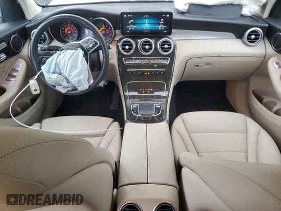 ✅ 2022 Mercedes-Benz GLC 300 • VIN: W1N0G8DB2NV395405 • Lot: 93252565. Wystawiony na Copart z przebiegiem 40 946 mil. Bezpłatny archiwum sprzedaży aukcyjnych z USA i szczegółowy raport historii pojazdu na DreamBid. Zdjęcie 8.