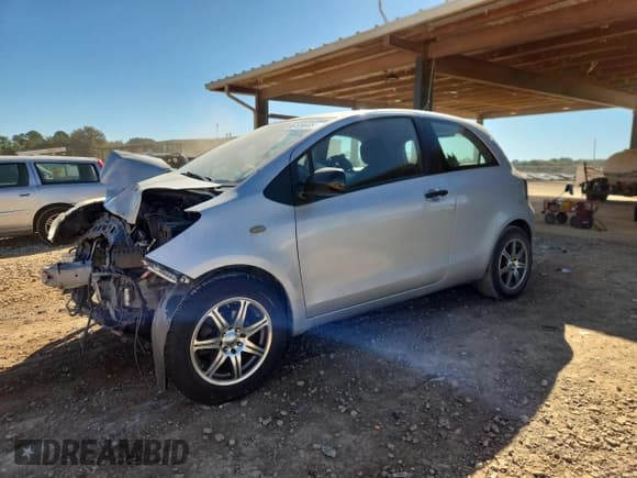 ✅ 2008 Toyota Yaris • VIN: JTDJT923485167676 • Лот: 86109885. Опубликован ранее на Copart с пробегом 175 830 миль. Бесплатный доступ к архиву аукционных продаж из США и подробный отчёт об истории автомобиля на DreamBid. Изображение 1.