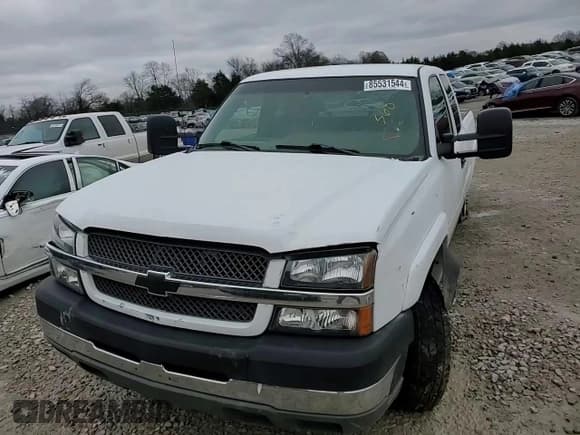 ✅ 2003 Chevrolet Silverado 2500HD LS • VIN: 1GCHC29U03E371453 • Lot: 85531544. Wystawiony na Copart z przebiegiem 149 837 mil. Bezpłatny archiwum sprzedaży aukcyjnych z USA i szczegółowy raport historii pojazdu na DreamBid. Zdjęcie 10.