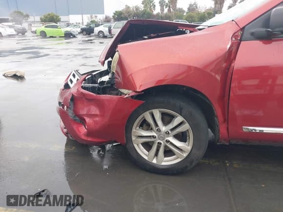 ✅ 2015 Nissan Rogue S • VIN: JN8AS5MT5FW161177 • Lot: 43766157. Wystawiony na IAAI z przebiegiem 129 966 mil. Bezpłatny archiwum sprzedaży aukcyjnych z USA i szczegółowy raport historii pojazdu na DreamBid. Zdjęcie 13.