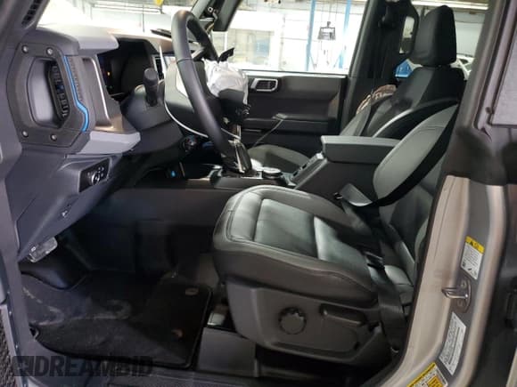 ✅ 2024 Ford Bronco Black Diamond • VIN: 1FMDE1BH5RLB38488 • Lot: 56737525. Listed on Copart with 944 mi. Free auction sales archive from the USA and detailed vehicle history report at DreamBid. Image 7.