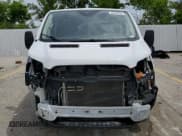 ✅ 2018 Ford Transit • VIN: 1FTYR2YM7JKB11758 • Lot: 56549705. Wystawiony na Copart z przebiegiem 104 015 mil. Bezpłatny archiwum sprzedaży aukcyjnych z USA i szczegółowy raport historii pojazdu na DreamBid. Zdjęcie 5.