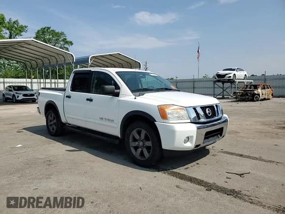 ✅ 2015 Nissan Titan SL • VIN: 1N6BA0ED4FN505744 • Lot: 57278175. Wystawiony na Copart z przebiegiem 79 306 mil. Bezpłatny archiwum sprzedaży aukcyjnych z USA i szczegółowy raport historii pojazdu na DreamBid. Zdjęcie 13.