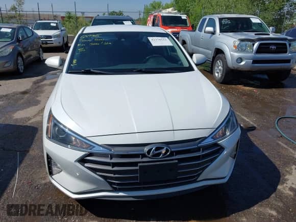 2020 Hyundai Elantra SE z VIN 5NPD74LF4LH605926, wystawiony jako IAAI lot #42370112 z przebiegiem 111 350 mil mil oraz . Historia ofert i sprzedaży dostępna na DreamBid. Obrazek 12.