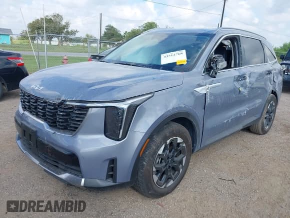 ✅ 2025 Kia Sorento S • VIN: 5XYRL4JC6SG337400 • Lot: 43512768. Listed on IAAI with 10,681 mi. Free auction sales archive from the USA and detailed vehicle history report at DreamBid. Image 2.