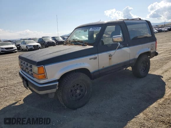 ✅ 1990 Ford Bronco • VIN: 1FMCU14T4LUB20579 • Лот: 70442615. Опубликован ранее на Copart с пробегом 1 821 миль. Бесплатный доступ к архиву аукционных продаж из США и подробный отчёт об истории автомобиля на DreamBid. Изображение 1.