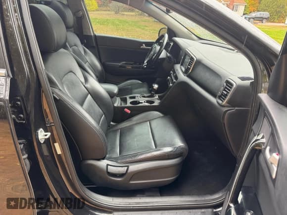 ✅ 2019 Kia Sportage EX • VIN: KNDPNCAC3K7551088 • Lot: 87129455. Wystawiony na Copart z przebiegiem 140 038 mil. Bezpłatny archiwum sprzedaży aukcyjnych z USA i szczegółowy raport historii pojazdu na DreamBid. Zdjęcie 5.