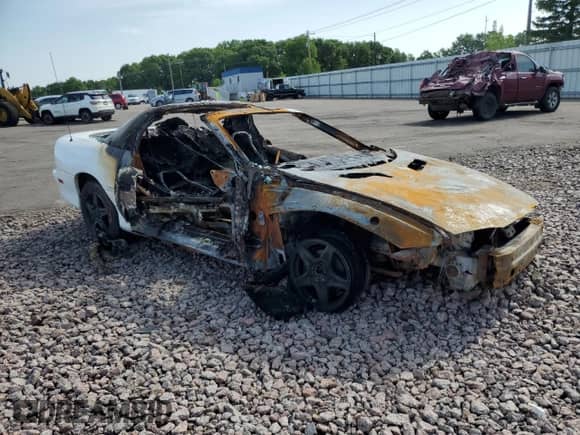 1997 Chevrolet Camaro z VIN 2G1FP22K2V2132028, wystawiony jako Copart lot #59849025 z przebiegiem Nie podano mil oraz Nie do naprawy • Non repairable. Historia ofert i sprzedaży dostępna na DreamBid. Obrazek 4.