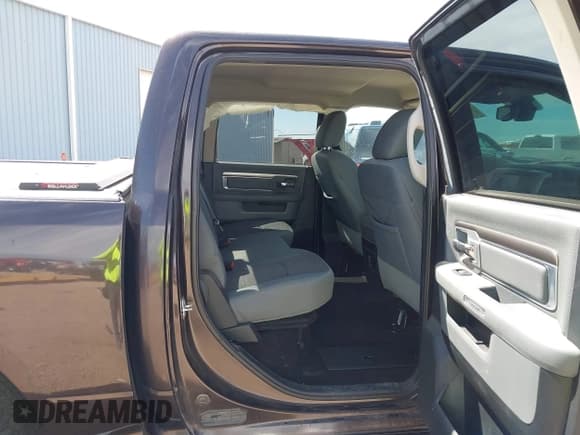 ✅ 2016 Ram 1500 Big Horn • VIN: 1C6RR7LT5GS407667 • Lot: 43328598. Listed on IAAI with 135,221 mi. Free auction sales archive from the USA and detailed vehicle history report at DreamBid. Image 8.