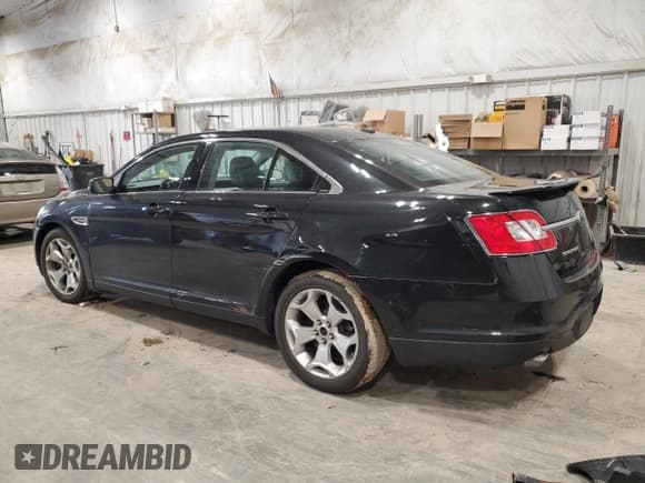 ✅ 2011 Ford Taurus SHO • VIN: 1FAHP2KT6BG103912 • Lot: 93778685. Wystawiony na Copart z przebiegiem 179 352 mil. Bezpłatny archiwum sprzedaży aukcyjnych z USA i szczegółowy raport historii pojazdu na DreamBid. Zdjęcie 2.