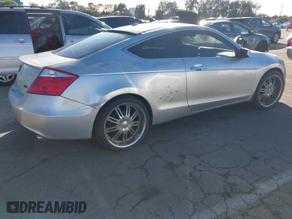 ✅ 2008 Honda Accord EX-L • VIN: 1HGCS22858A011895 • Лот: 43809733. Опубликован ранее на IAAI с пробегом 190 920 миль. Бесплатный доступ к архиву аукционных продаж из США и подробный отчёт об истории автомобиля на DreamBid. Изображение 4.