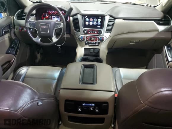 ✅ 2016 GMC Yukon XL SLE • VIN: 1GKS2FKC7GR268454 • Lot: 59978965. Listed on Copart with 242,994 mi. Free auction sales archive from the USA and detailed vehicle history report at DreamBid. Image 8.