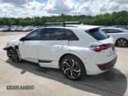 ✅ 2024 Audi Q8 e-tron Prestige • VIN: WA16ABGE3RB035664 • Lot: 56540695. Wystawiony na Copart z przebiegiem 17 586 mil. Bezpłatny archiwum sprzedaży aukcyjnych z USA i szczegółowy raport historii pojazdu na DreamBid. Zdjęcie 2.