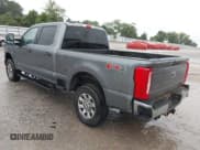 ✅ 2024 Ford F-250 XL • VIN: 1FT7W2BT2REE01002 • Lot: 43105733. Wystawiony na IAAI z przebiegiem 62 496 mil. Bezpłatny archiwum sprzedaży aukcyjnych z USA i szczegółowy raport historii pojazdu na DreamBid. Zdjęcie 3.