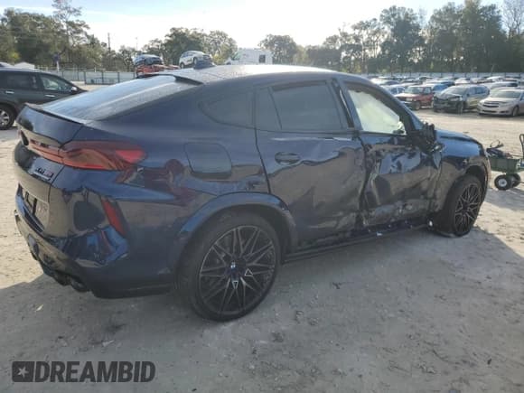 ✅ 2022 BMW X6 M • VIN: 5YMCY0C09N9M81717 • Lot: 82567543. Wystawiony na Copart z przebiegiem Nie podano. Bezpłatny archiwum sprzedaży aukcyjnych z USA i szczegółowy raport historii pojazdu na DreamBid. Zdjęcie 3.