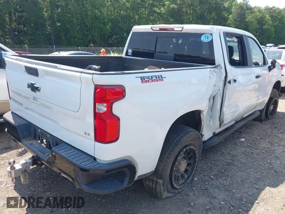 ✅ 2022 Chevrolet Silverado 1500 LT Trail Boss • VIN: 1GCPYFED7NZ146324 • Lot: 42416840. Wystawiony na IAAI z przebiegiem 69 309 mil. Bezpłatny archiwum sprzedaży aukcyjnych z USA i szczegółowy raport historii pojazdu na DreamBid. Zdjęcie 4.