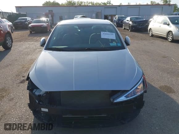 ✅ 2020 Hyundai Elantra SE • VIN: 5NPD74LF0LH522171 • Lot: 43099150. Listed on IAAI with 20,654 mi. Free auction sales archive from the USA and detailed vehicle history report at DreamBid. Image 12.