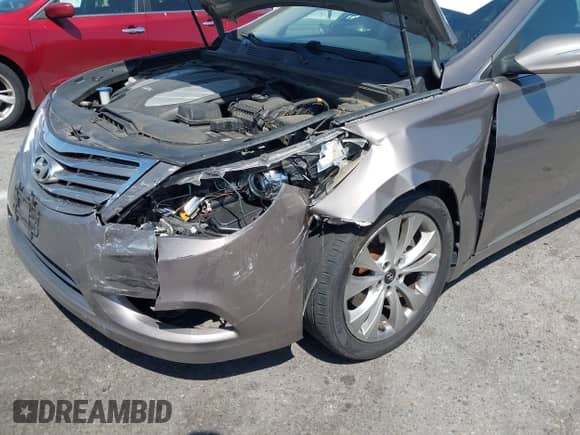 ✅ 2012 Hyundai Azera • VIN: KMHFG4JG7CA152408 • Lot: 41968451. Wystawiony na IAAI z przebiegiem 146 089 mil mil. Skorzystaj z bezpłatnego archiwum sprzedaży aukcyjnych z USA i zobacz szczegółowy raport historii pojazdu na DreamBid. Zdjęcie 6.