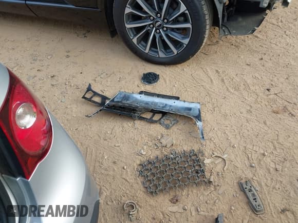 ✅ 2009 Volkswagen Jetta S • VIN: 3VWJM71KX9M097779 • Lot: 43749490. Listed on IAAI with 75,266 mi. Free auction sales archive from the USA and detailed vehicle history report at DreamBid. Image 11.